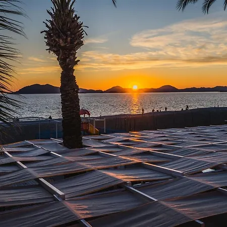 Sunset Club