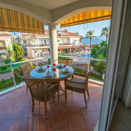 Sunset Club Aparthotel